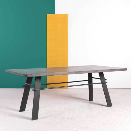 Table en béton ciré pieds métal made in France - Opale