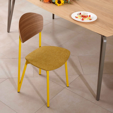 Chaise design made in France assise en tissu jaune, dossier bois et pieds en métal - Artémis Carrier®