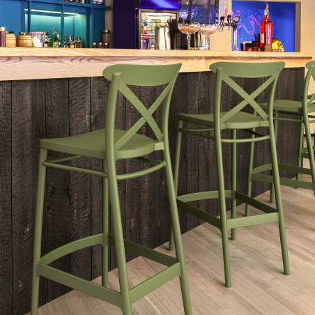 Tabouret de bar avec dossier en plastique