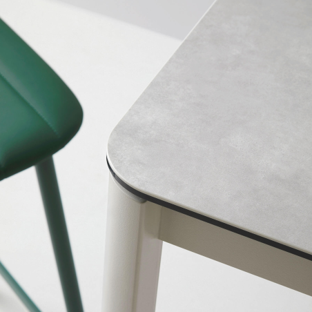 Table snack en céramique effet marbre blanc et pieds métal - Pepper Mobliberica