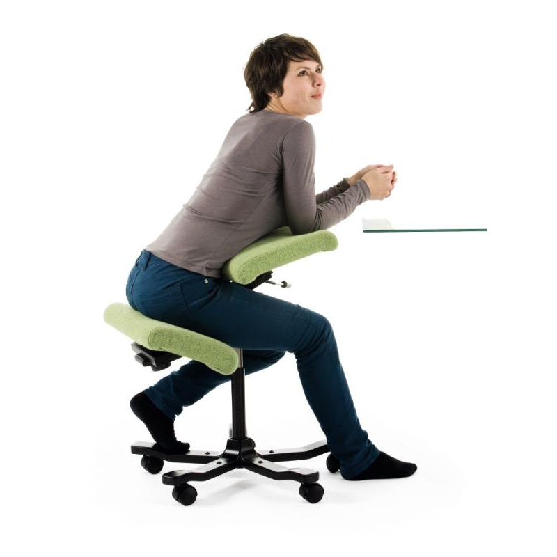Chaise ergonomique verte à roulettes Wing Varier®