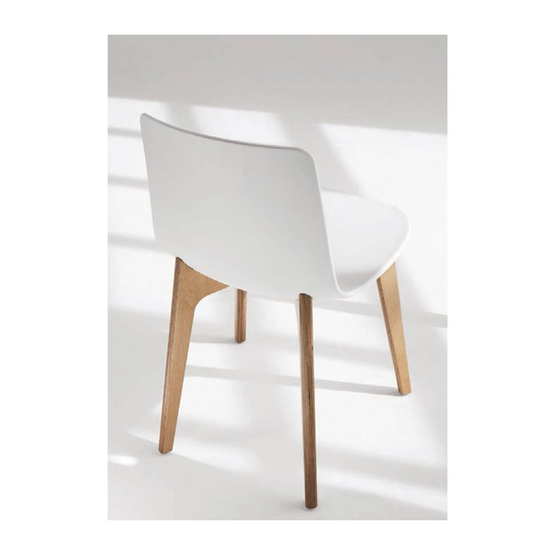 Chaise design en polypropylène et piètement bois Lottus