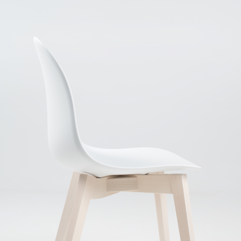 Chaise scandinave en polypropylène blanc et bois - 1665 Academy Connubia 4