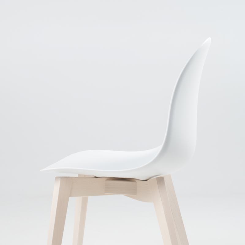 Chaise scandinave en polypropylène blanc et bois - 1665 Academy Connubia 5