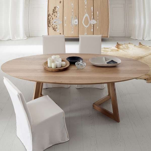 Table design ovale en bois massif - Toledo Seven | 4-pieds.com