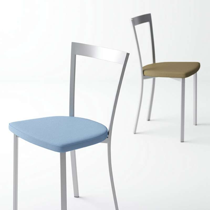 Chaise de cuisine moderne en synthétique et métal  Spirit  4pieds.com