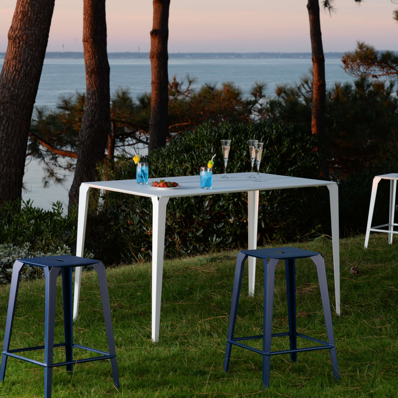 Table snack industrielle rectangulaire pour jardin en métal blanc - Valence