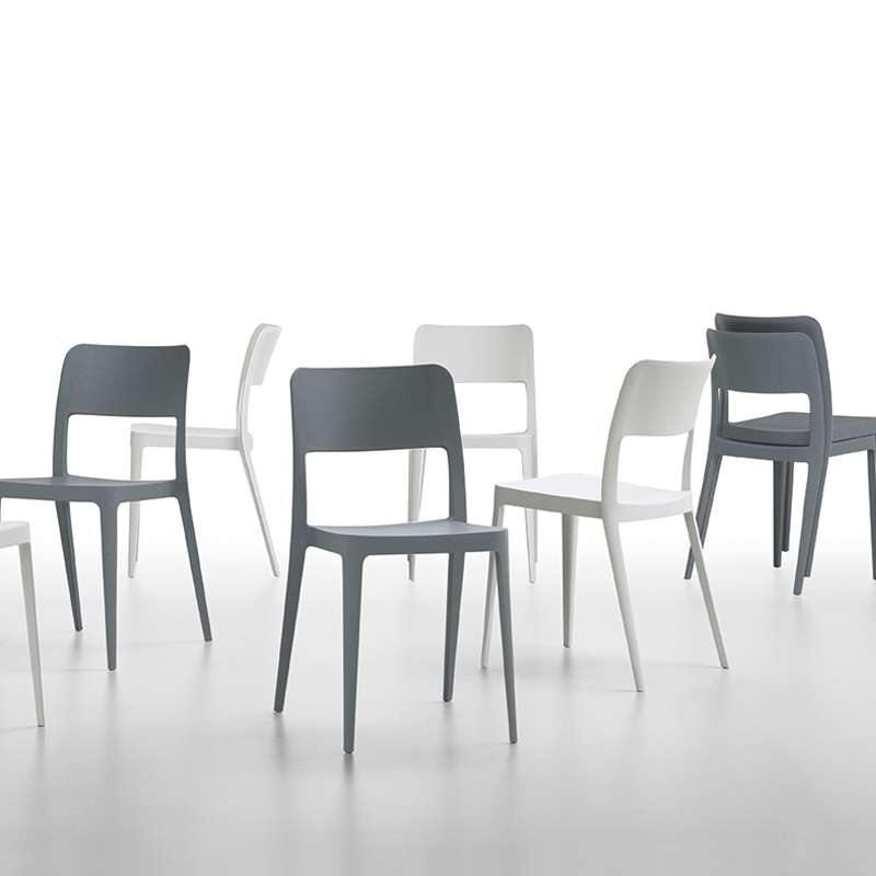 Chaise de terrasse en polypropylène blanc et gris empilable - Nené Midj®
