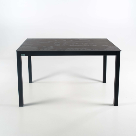 Table rectangulaire en dekton effet rouille et pieds en métal - Millenium 4