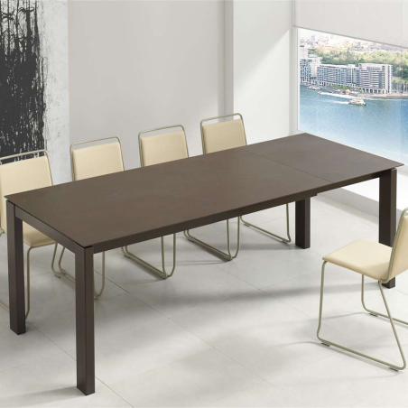 Table rectangulaire extensible avec plateau en dekton et pieds en métal - Evento