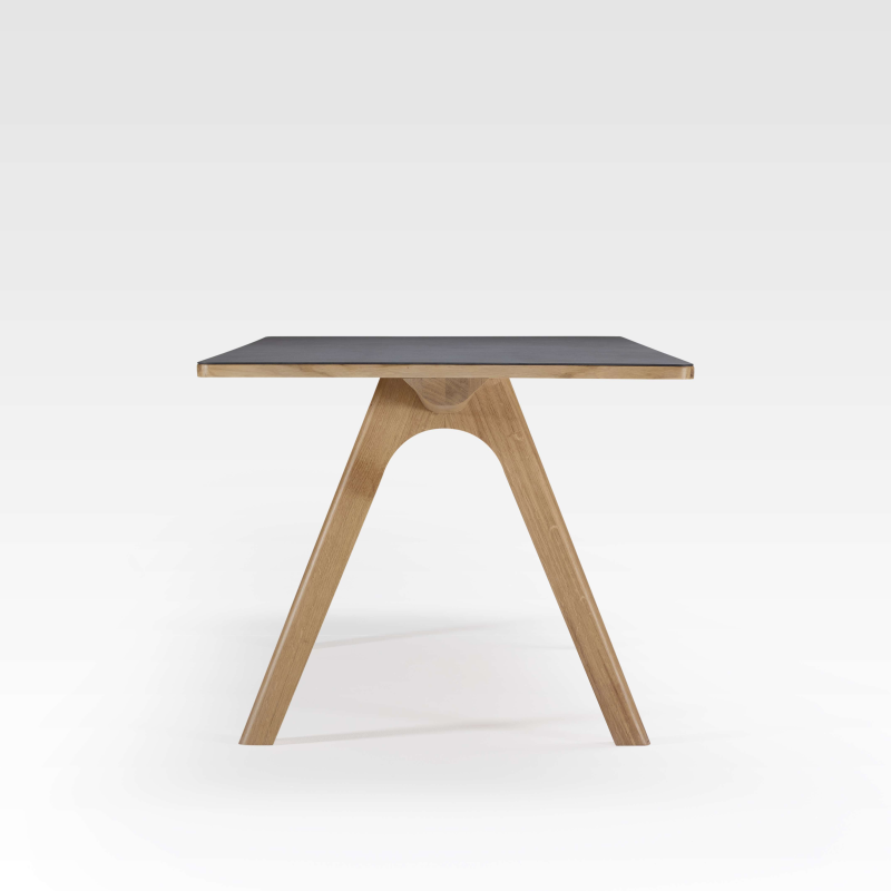 Table design en céramique anthracite et bois de fabriquée en France - Chevron