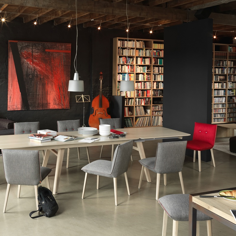 Chaise moderne en tissu gris avec boutons décoratifs - Soda Mobitec®