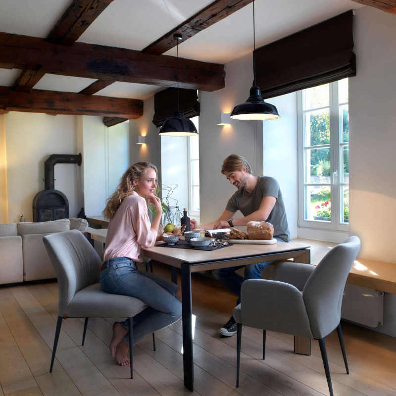 Fauteuil cocooning en tissu et pieds en métal - Enora Mobitec