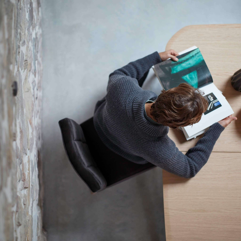 Chaise rembourrée noire pour salle à manger - Carré Mobitec®