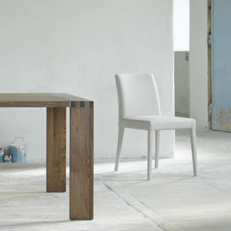 Chaise blanche unie avec pieds gainés en tissu - Slim Cover Mobitec®