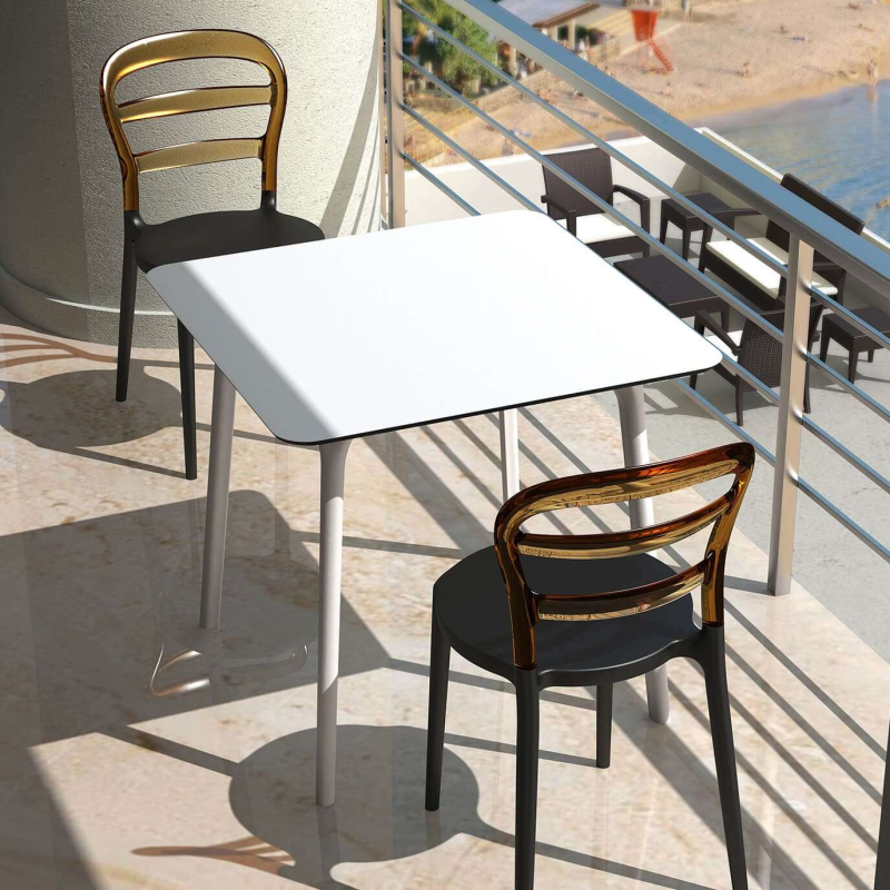 Table design carrée en stratifié - Maya