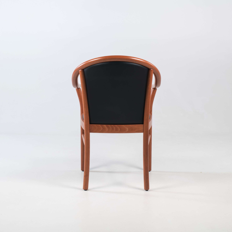 Fauteuil de salon en bois moyen et revêtement noir - Manuela