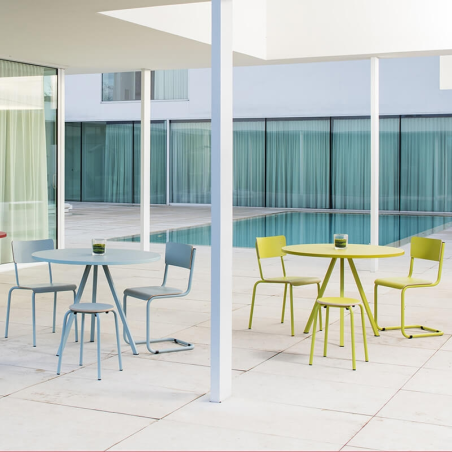 chaise rétro colorée