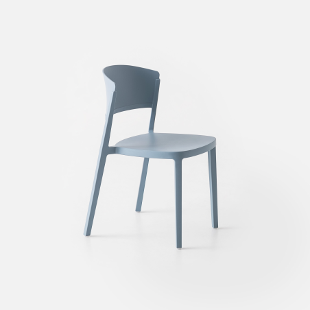 Chaise de jardin empilable en plastique bleu ciel - Abuela