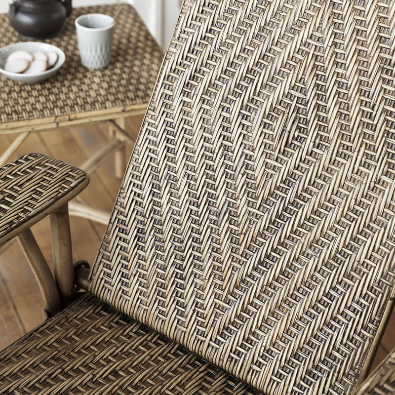 Chaise longue en rotin patiné - Grand mère