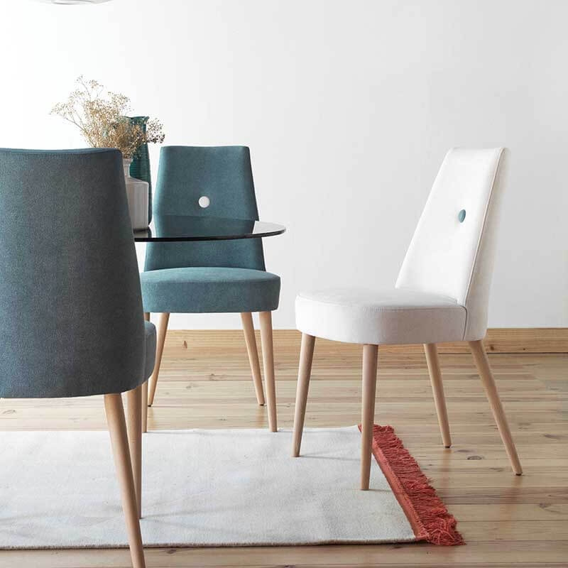 Chaise confortable en bois et tissu - Brisa