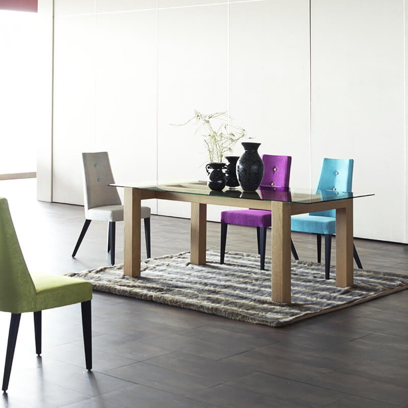 Chaise en tissu rembourrée et pieds bois - Park