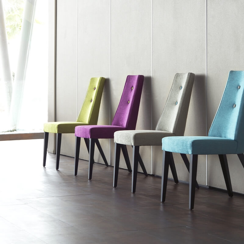 Chaise en tissu et pieds bois - Park