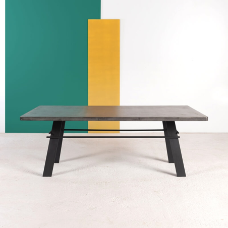 Table design en béton ciré pieds métal made in France - Opale