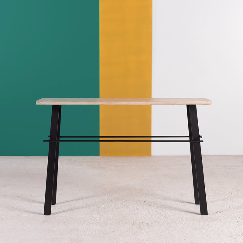 Console industrielle made in France en béton ciré et métal - Svelte