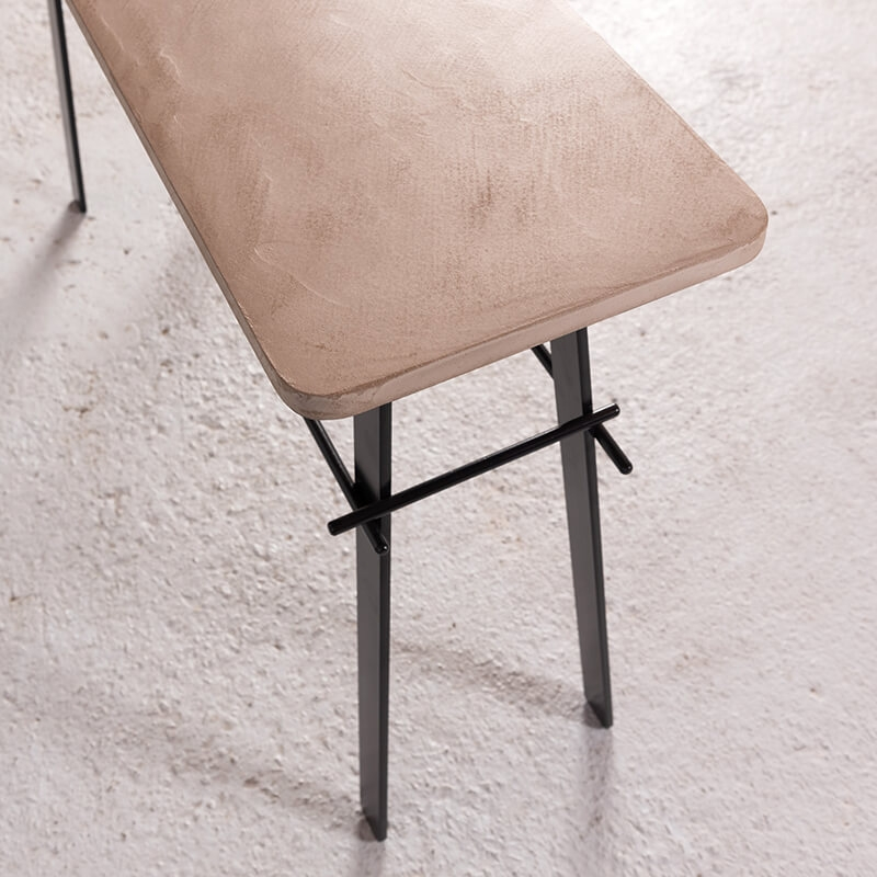 Console industrielle fabrication française en béton ciré et métal - Svelte