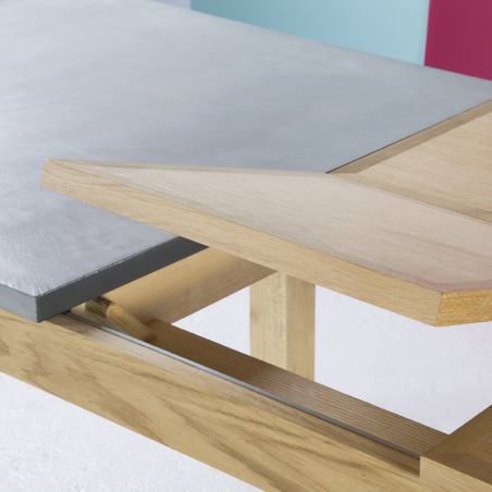 Table française avec allonges en béton ciré et bois massif - Repas