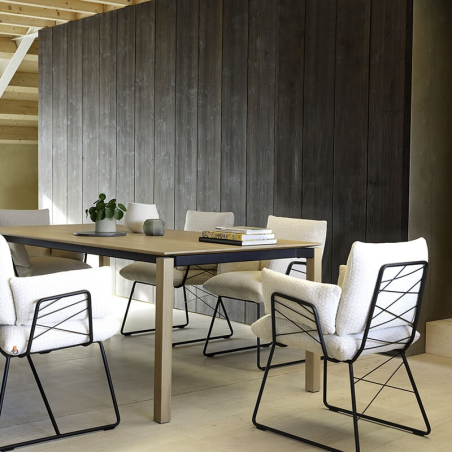 Fauteuil design en tissu beige et pieds en métal noir - Cosy Mobitec