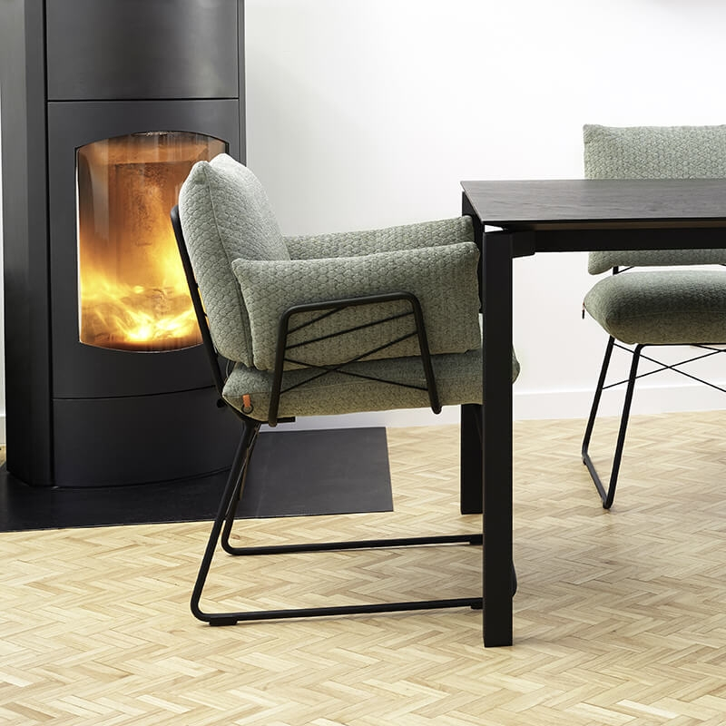 Fauteuil design confortable assise en tissu vert et pieds en métal noir - Cosy Mobitec®