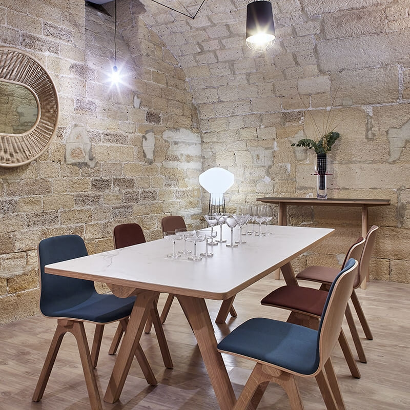 Table française en céramique et bois design - Chevron