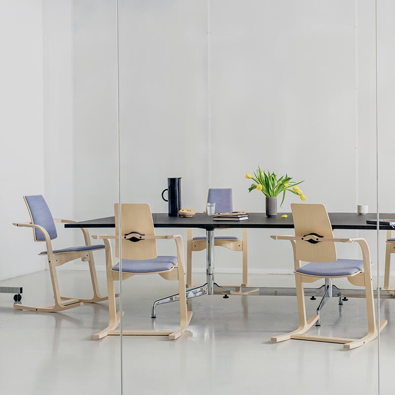 Chaise de bureau ergonomique design bleu ciel - Actulum Varier®