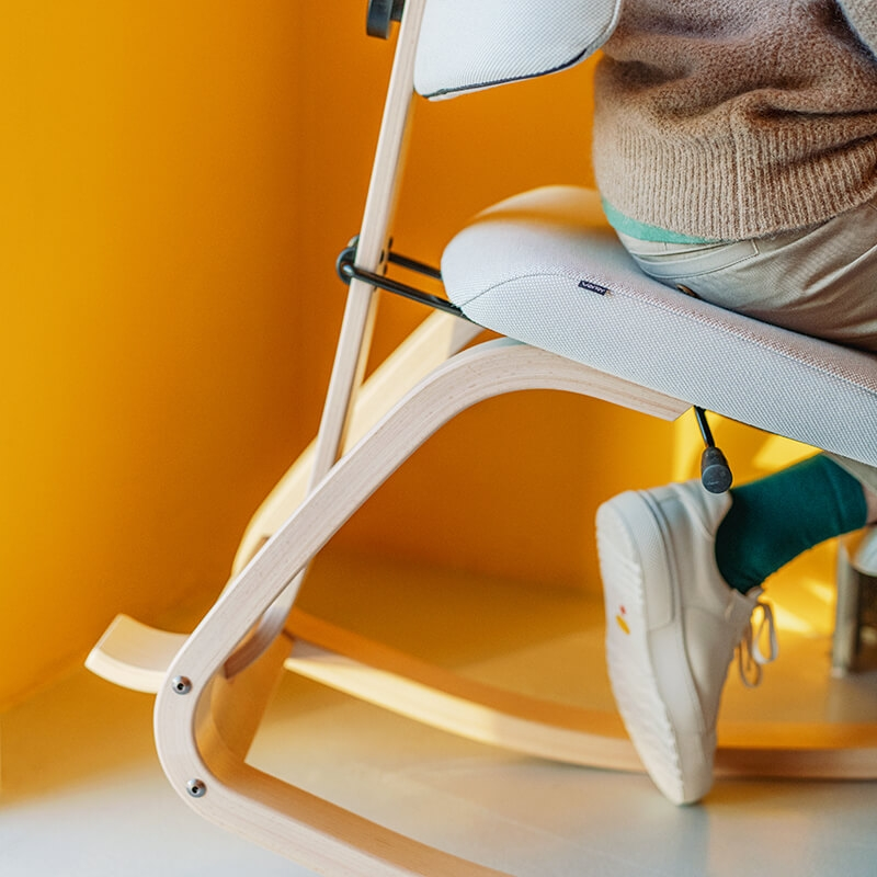 Chaise à bascule ergonomique blanche - ThatSit Varier®