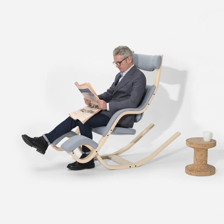 Fauteuil relax ergonomique en tissu bleu ciel - Gravity Varier®