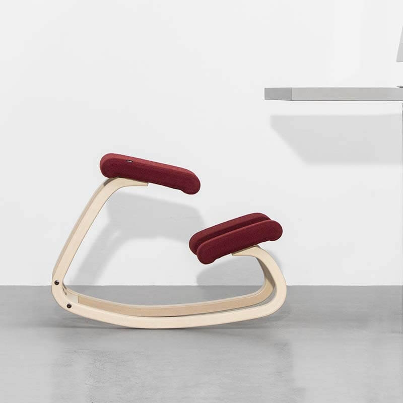 Chaise anti mal de dos en tissu bordeaux - Variable Varier®