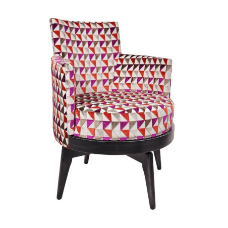 Fauteuil tournant en tissu à motifs triangulaires roses et pieds bois - Mathis