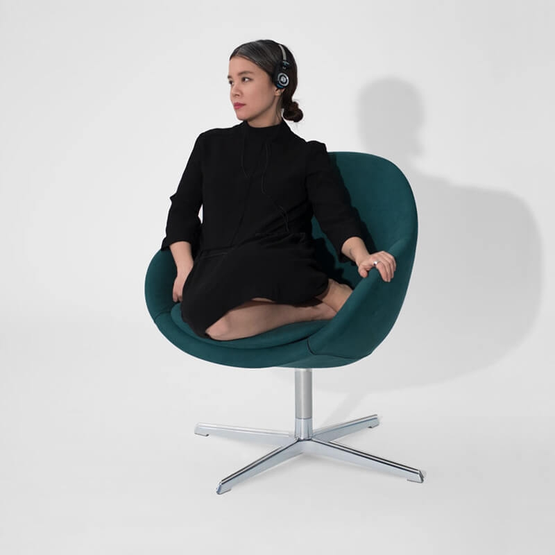 Fauteuil pivotant confortable en tissu vert design - Kokon club