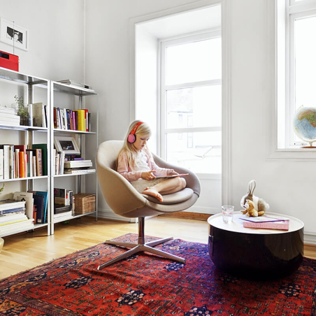 Fauteuil en tissu beige et pied chromé ergonomique - Kokon club