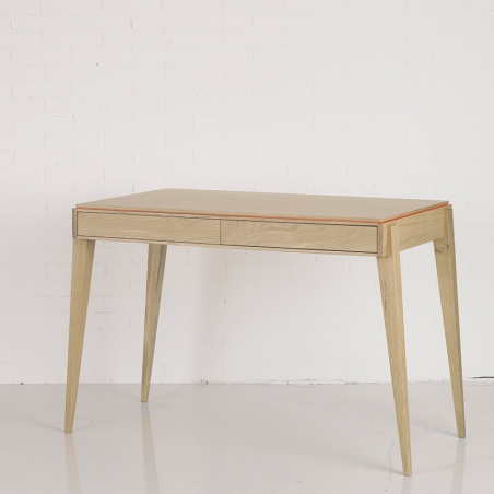 Bureau classique en bois avec tiroirs