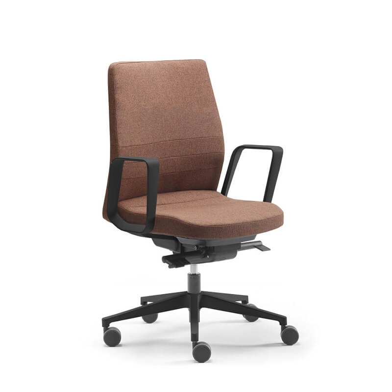 Fauteuil de direction made in France avec roulettes et accoudoirs