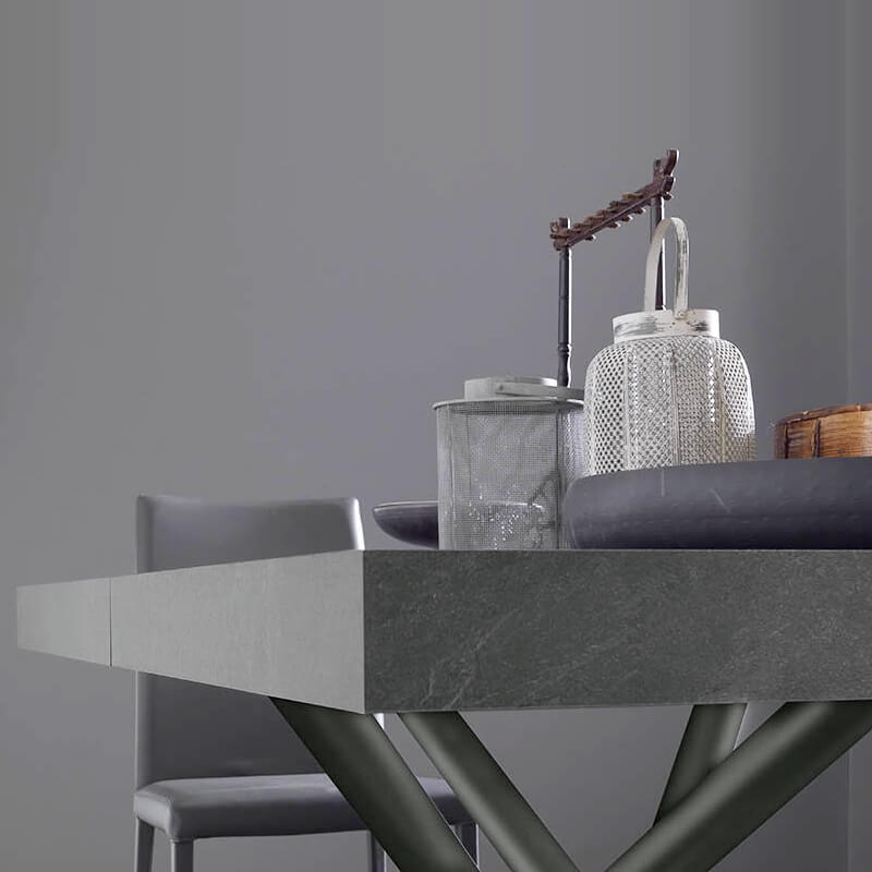 Table extensible plateau gris et pieds chromés - Fahrenheit