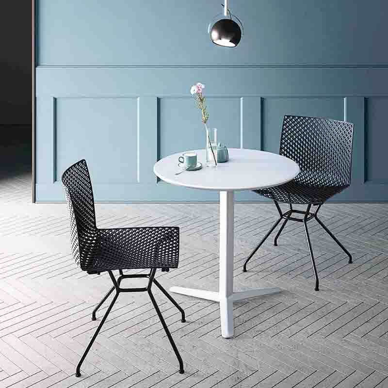 Chaise design avec pieds en métal fabriquée en Italie de couleur noire - Fuller TC