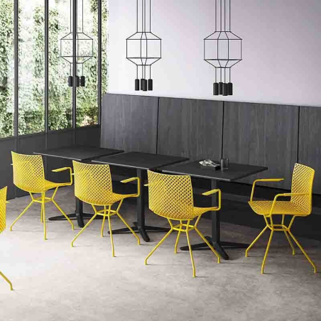 Chaise design italien avec accoudoirs et coque microperforée jaune - Fuller TCS