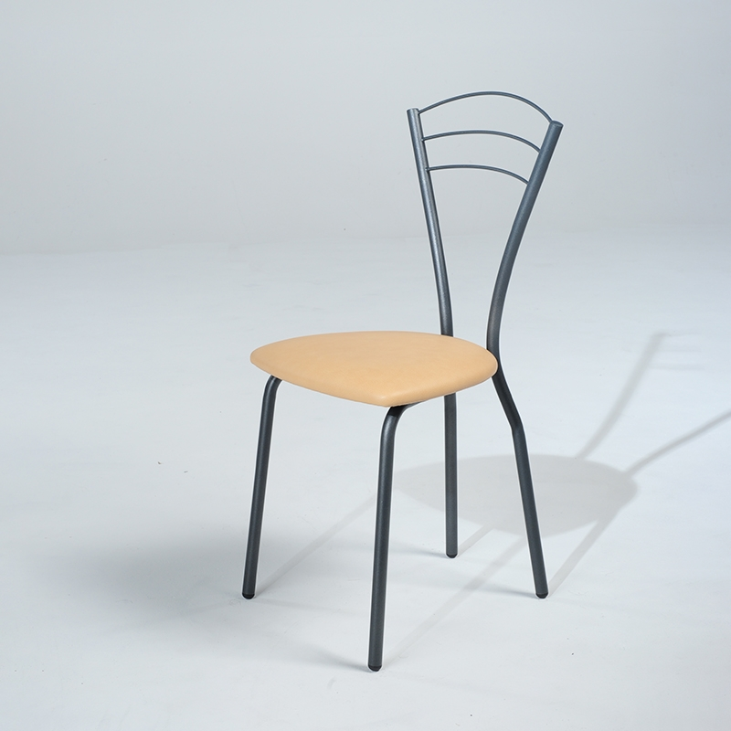 Chaise actuelle française en métal avec assise rembourrée - Rebecca