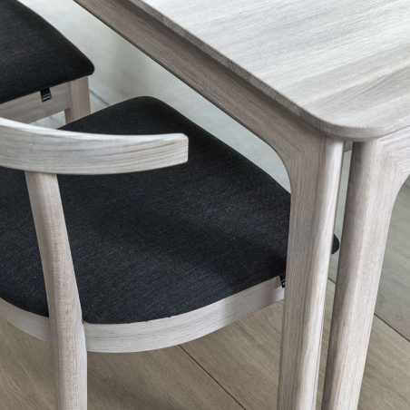 Table scandinave extensible en bois huilé massif de fabrication danoise - SM26-27