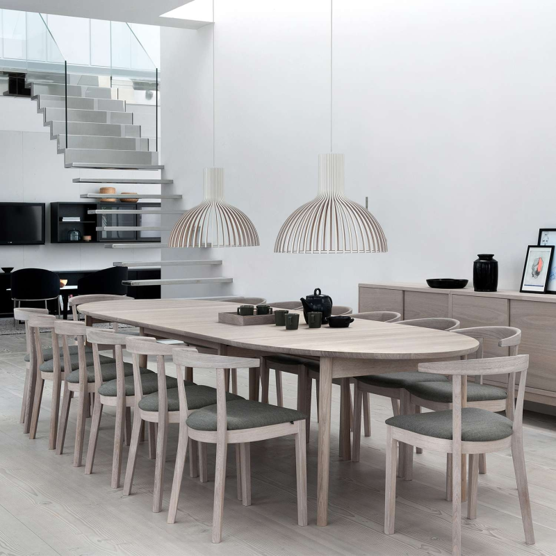 Table ovale extensible en bois massif fabriquée au Danemark - SM78