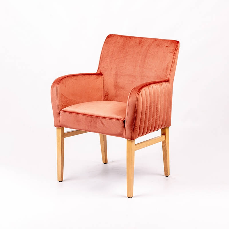 Fauteuil confortable rose dos matelassé en tissu et pieds en bois - Moritz line-40